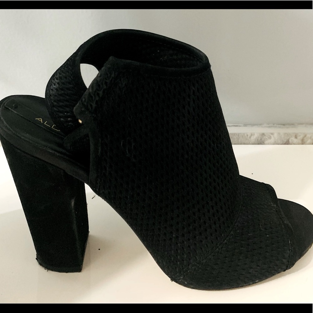 Aldo ~ Black peep toe heel